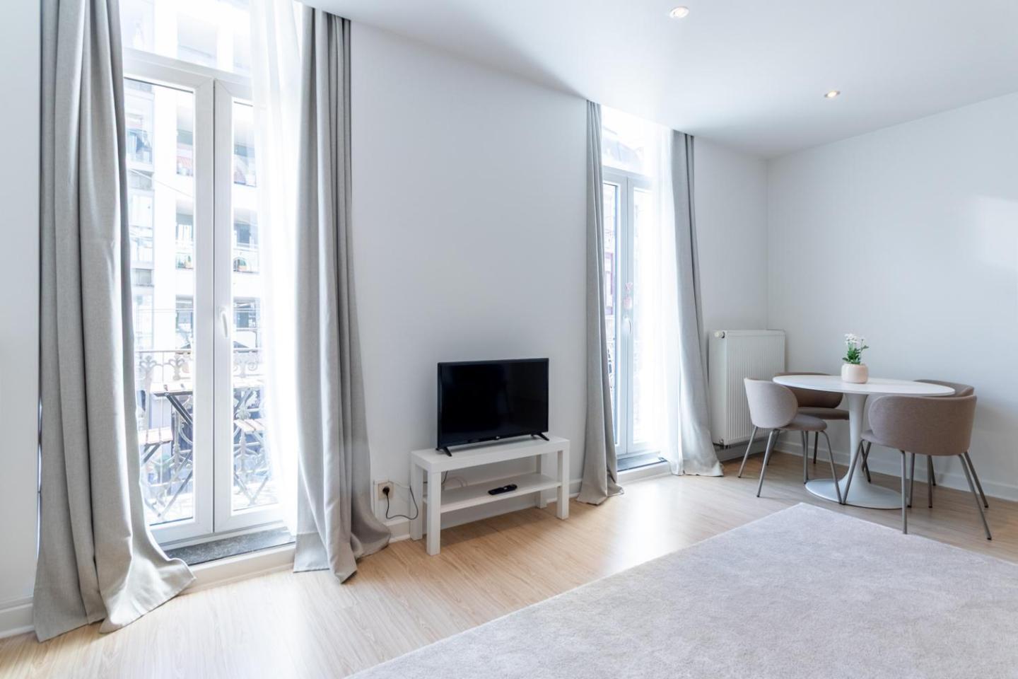 Bright, Spacious Apartments & Perfectly Located In The Heart Of Ghent Exterior photo